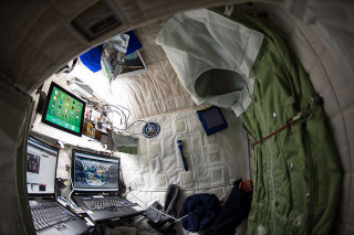 Illustration for article titled Astronaut Scott Kelly on Liquid Salt, a Stinky Station, and Sleeping in Freefall